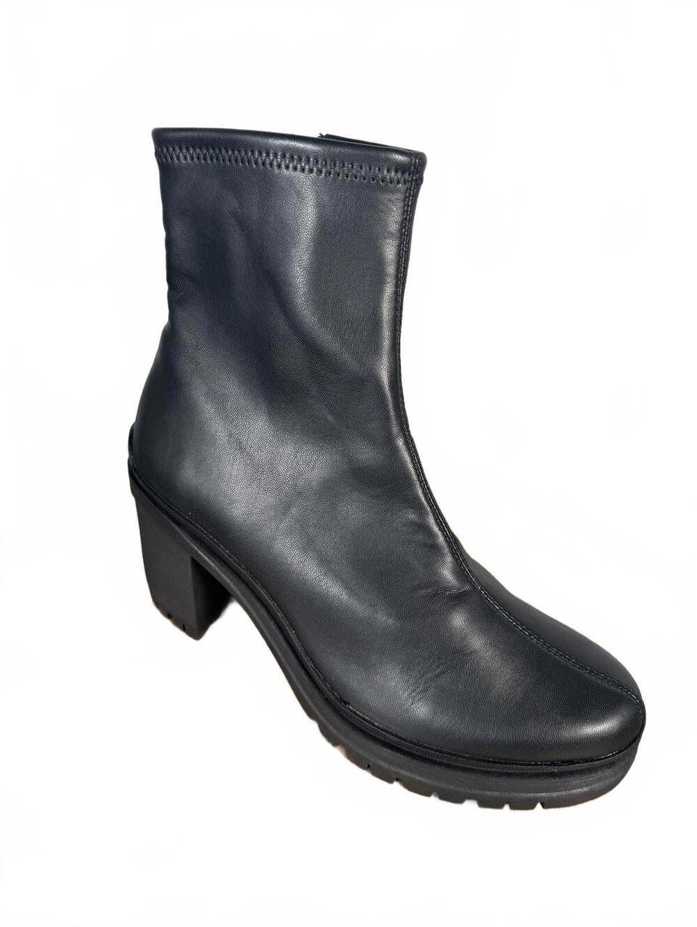 Bar III Women’s Black Leather Lug Sole Ankle Boots Size 10 - Picture 2 of 8